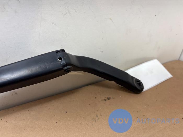 Ramie wycieraczki przedniej Mercedes Sprinter