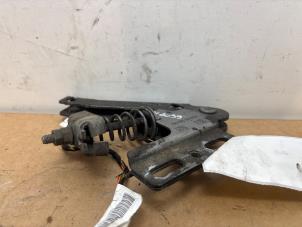 Gebruikte Handrem Mechaniek Mercedes Sprinter 3,5t (907.6/910.6) 317 CDI 2.0 D RWD Prijs € 36,30 Inclusief btw aangeboden door Autoparts Van De Velde