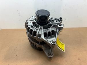 Gebruikte Dynamo Mercedes C (W205) C-200 2.0 CGI 16V Prijs € 90,75 Inclusief btw aangeboden door Autoparts Van De Velde