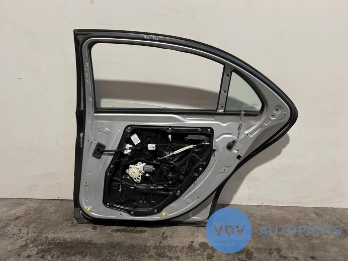 Drzwi prawe tylne wersja 4-drzwiowa Mercedes S-Klasse