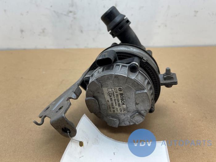 Waterpomp Mercedes GLA