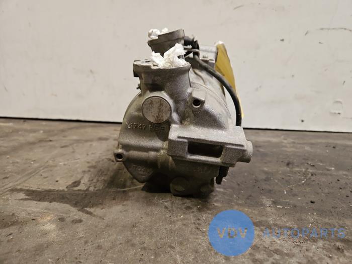 Pompe clim Mercedes Vito