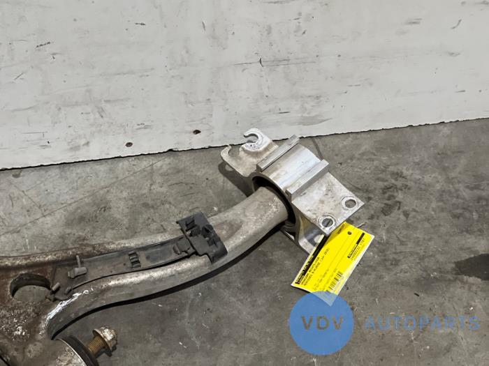 Wahacz zawieszenia prawy przód Mercedes B-Klasse