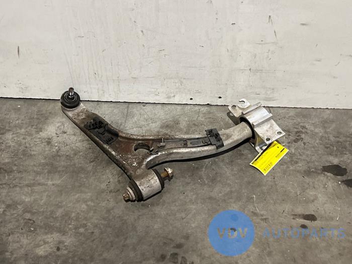 Wahacz zawieszenia prawy przód Mercedes B-Klasse