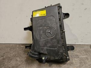 Gebruikte Luchtfilterhuis Mercedes Vito (447.6) 2.2 114 CDI 16V Prijs € 60,50 Inclusief btw aangeboden door Autoparts Van De Velde