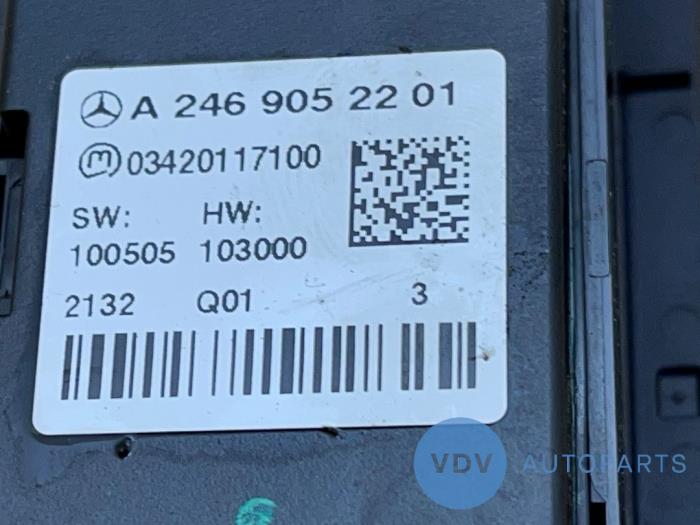 Przelacznik swiatel awaryjnych Mercedes B-Klasse