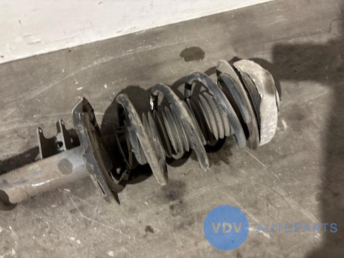 Fronts shock absorber, left Mercedes B-Klasse
