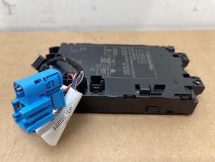 Gebruikte Draadloze oplader Mercedes S (222.0/222.1) 4.0 S-63 AMG V8 Turbo 4-Matic+ Prijs € 102,85 Inclusief btw aangeboden door Autoparts Van De Velde