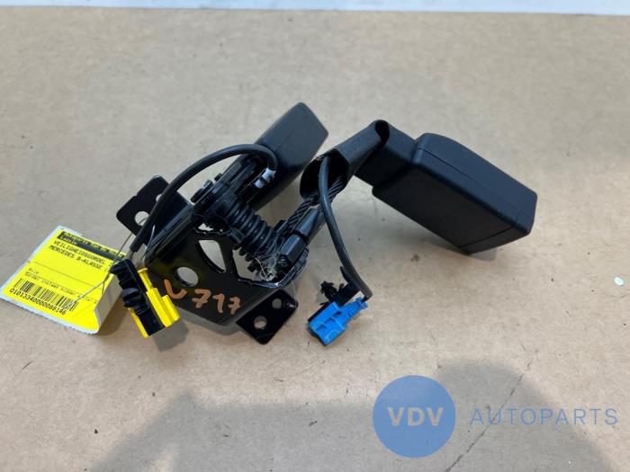 Rear seatbelt buckle, centre Mercedes B-Klasse