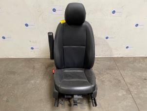 Gebruikte Stoel links Mercedes Vito (447.6) 2.2 114 CDI 16V Prijs € 211,75 Inclusief btw aangeboden door Autoparts Van De Velde