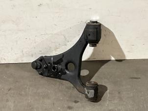 Gebruikte Triangel rechts-voor Mercedes A (W169) 1.5 A-160 Prijs € 36,30 Inclusief btw aangeboden door Autoparts Van De Velde