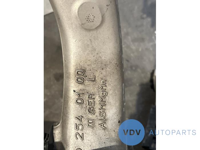 Achsschenkel links vorne Mercedes GLC-Klasse