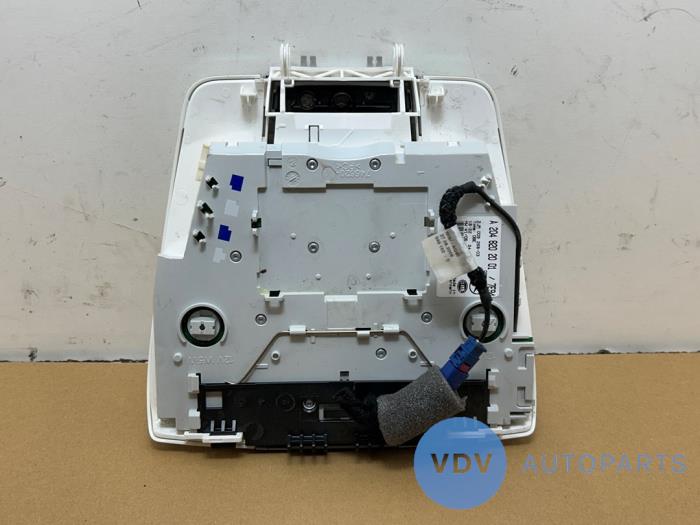 Oswietlenie wewnetrzne przód Mercedes C-Klasse