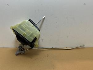 Gebruikte Versnellingspook Mercedes C (W204) 2.2 C-220 CDI 16V BlueEFFICIENCY Prijs € 108,90 Inclusief btw aangeboden door Autoparts Van De Velde