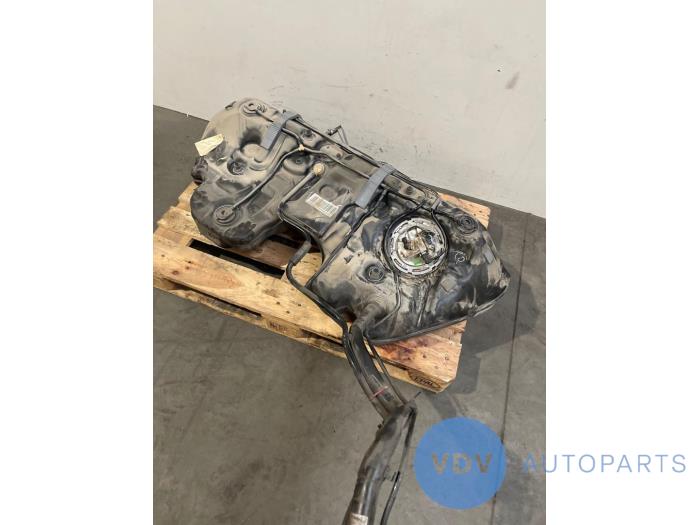Réservoir de carburant Mercedes E-Klasse
