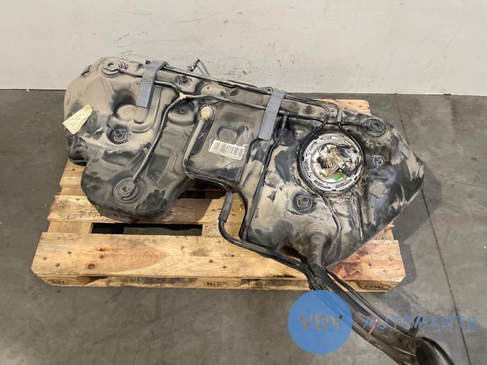 Réservoir de carburant Mercedes E-Klasse