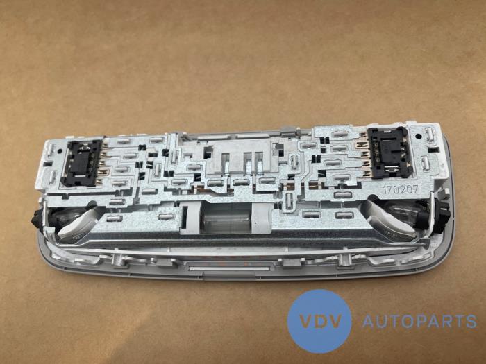 Oswietlenie wewnetrzne tyl Mercedes E-Klasse