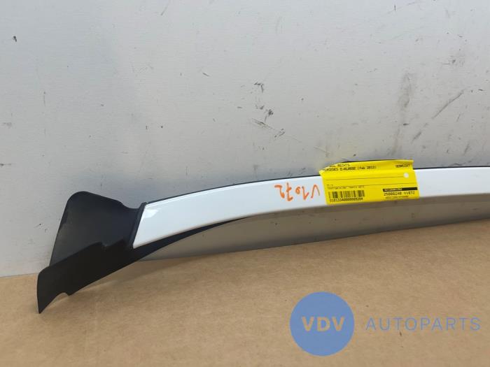 Dakrail rechts Mercedes E-Klasse