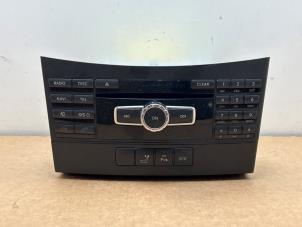 Gebruikte Radio Mercedes E Estate (S212) E-200 CDI 16V BlueEfficiency,BlueTEC Prijs € 121,00 Inclusief btw aangeboden door Autoparts Van De Velde
