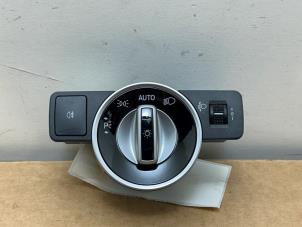 Gebruikte Licht Schakelaar Mercedes E Estate (S212) E-200 CDI 16V BlueEfficiency,BlueTEC Prijs € 48,40 Inclusief btw aangeboden door Autoparts Van De Velde