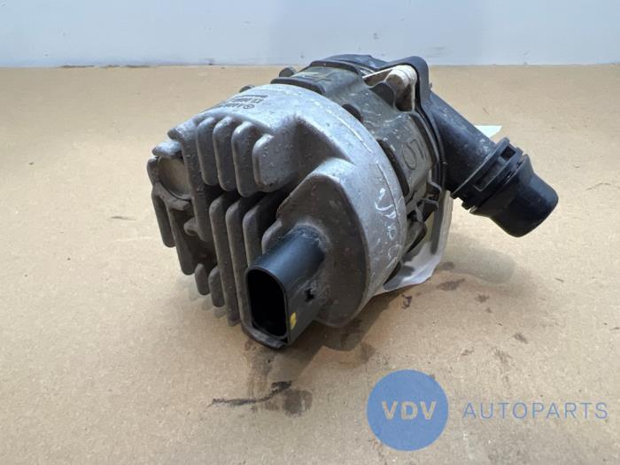 Pompe à eau Mercedes C-Klasse