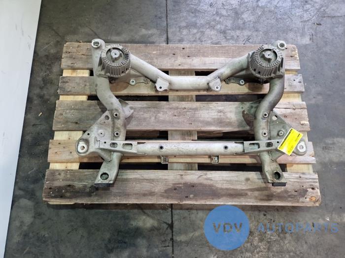 Rama pomocnicza Mercedes E-Klasse