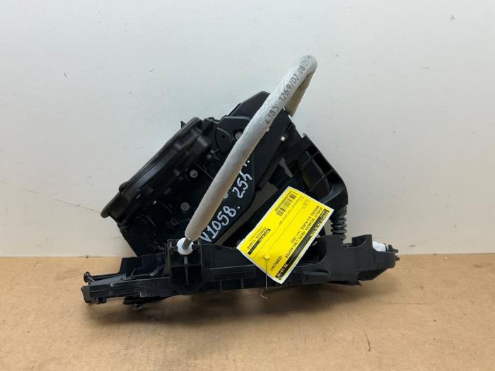 Mechanizm blokady drzwi lewych tylnych wersja 4-drzwiowa Mercedes GLC-Klasse