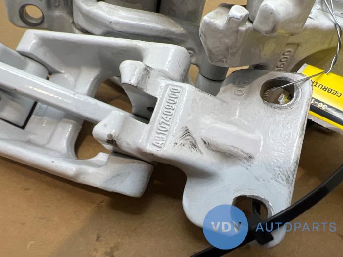 Scharnier Tür rechts hinten Mercedes Sprinter