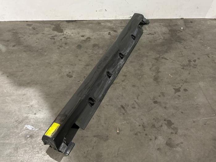 Dorpel links Mercedes GLE