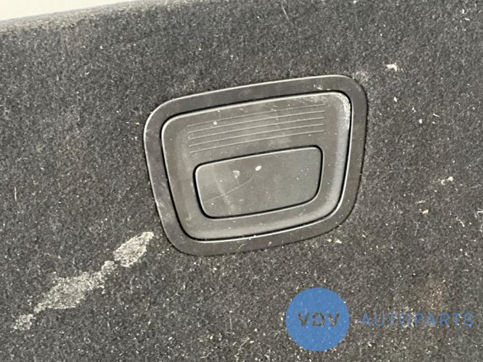 Coffre tapis Mercedes GLA