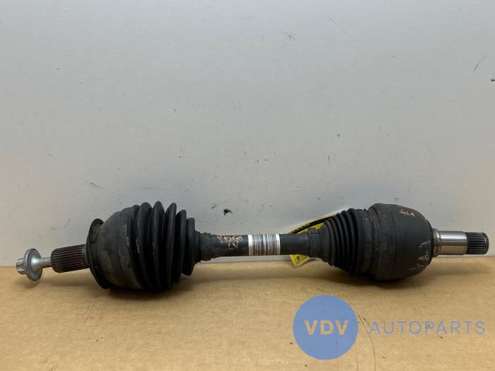 Os napedowa lewy przód Mercedes GLA