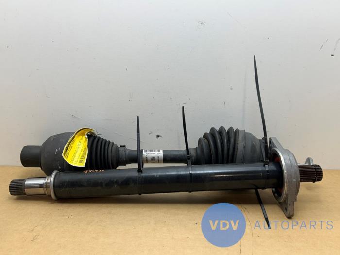 Os napedowa prawy przód Mercedes GLA