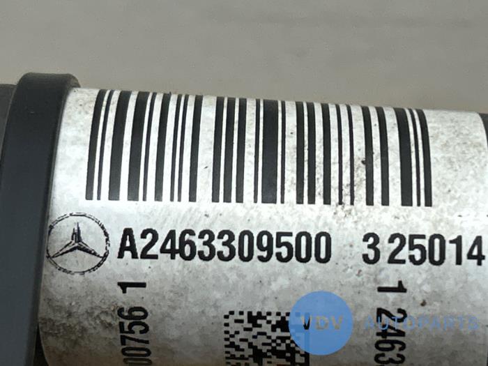 Os napedowa prawy przód Mercedes GLA