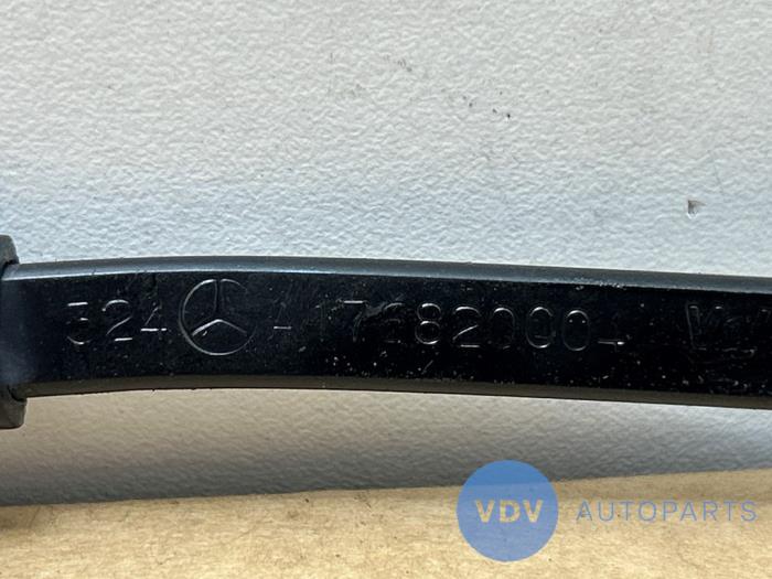 Scheibenwischerarm vorne Mercedes GLA