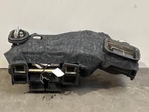 Gebruikte Kachelhuis Mercedes C (C204) 2.2 C-220 CDI 16V BlueEfficiency Prijs € 181,50 Inclusief btw aangeboden door Autoparts Van De Velde