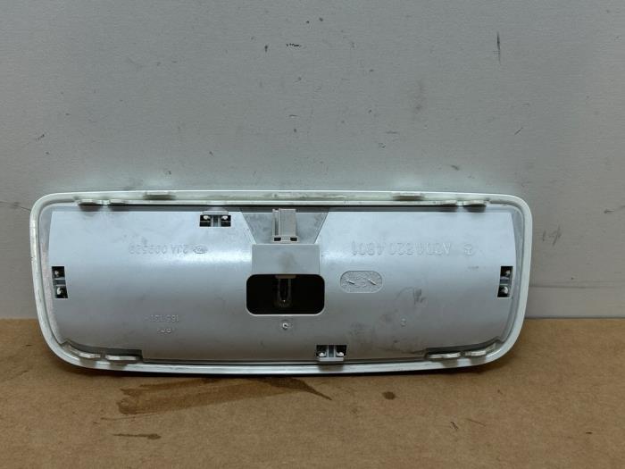 Oswietlenie wewnetrzne tyl Mercedes C-Klasse