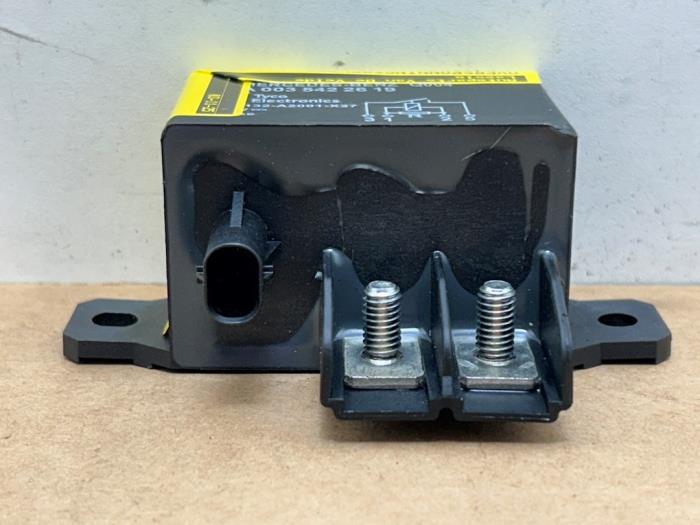 Przekaznik przeciwnapieciowy Mercedes E-Klasse