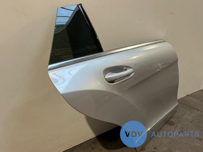 Drzwi prawe tylne wersja 4-drzwiowa Mercedes CLS-Klasse