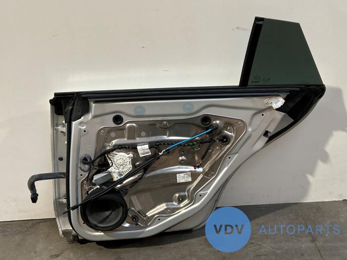 Drzwi prawe tylne wersja 4-drzwiowa Mercedes CLS-Klasse