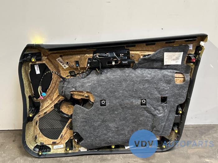 Tapicerka drzwi lewych przednich wersja 4-drzwiowa Mercedes CLS-Klasse