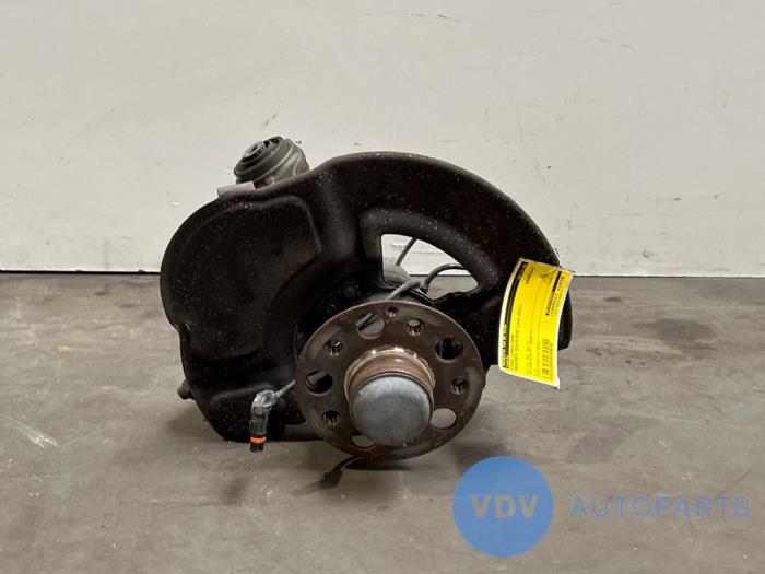 Fusee links-voor Mercedes CLS-Klasse