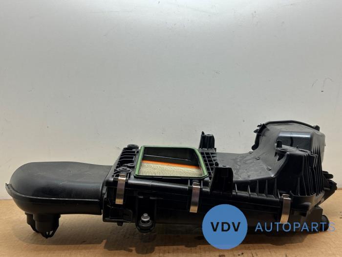 Obudowa filtra powietrza Mercedes C-Klasse