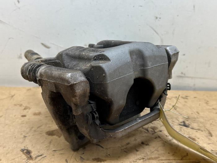 Zacisk hamulcowy lewy tyl Mercedes C-Klasse