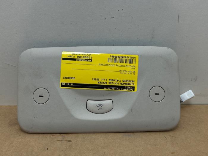 Oswietlenie wewnetrzne tyl Mercedes X-Klasse