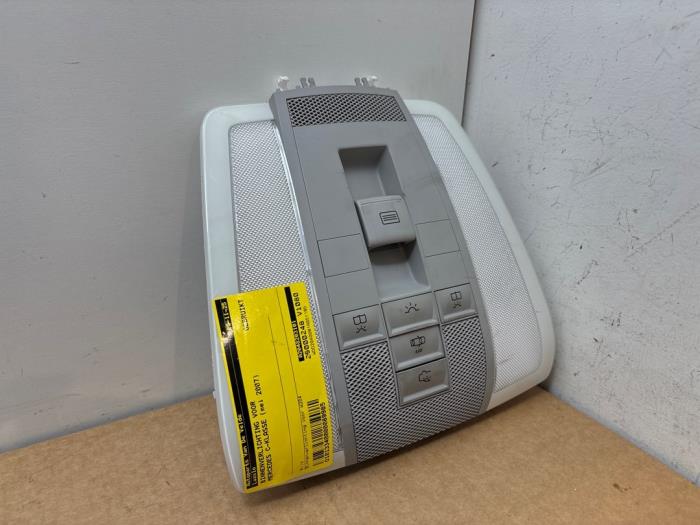 Oswietlenie wewnetrzne przód Mercedes C-Klasse