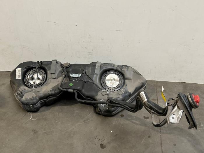 Krafstofftank Mercedes C-Klasse