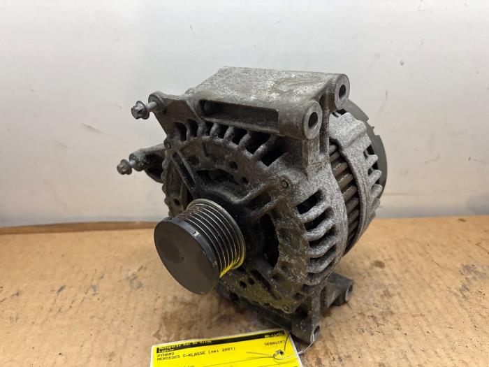 Dynamo Mercedes C-Klasse