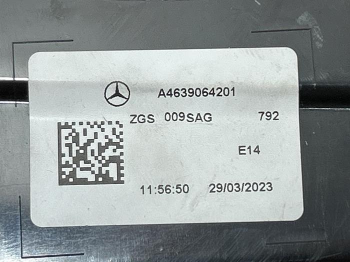 Tylne swiatlo pozycyjne lewe Mercedes G-Klasse