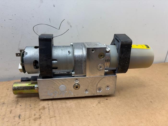 Pompe hydraulique Mercedes SLK