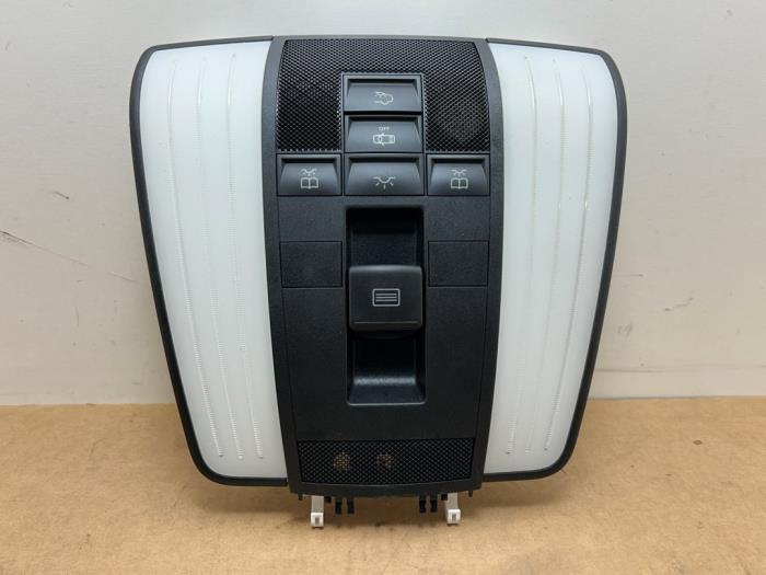 Oswietlenie wewnetrzne przód Mercedes E-Klasse